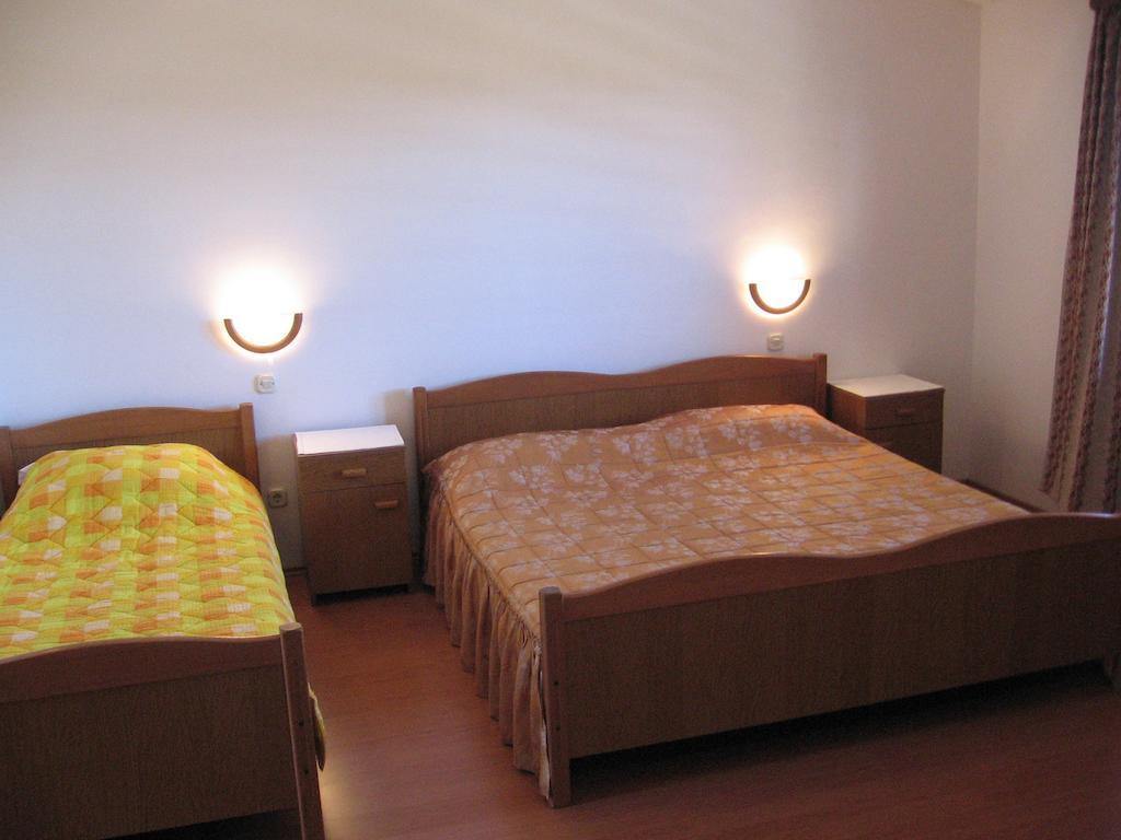 Guest House Caterina Porec Exterior photo